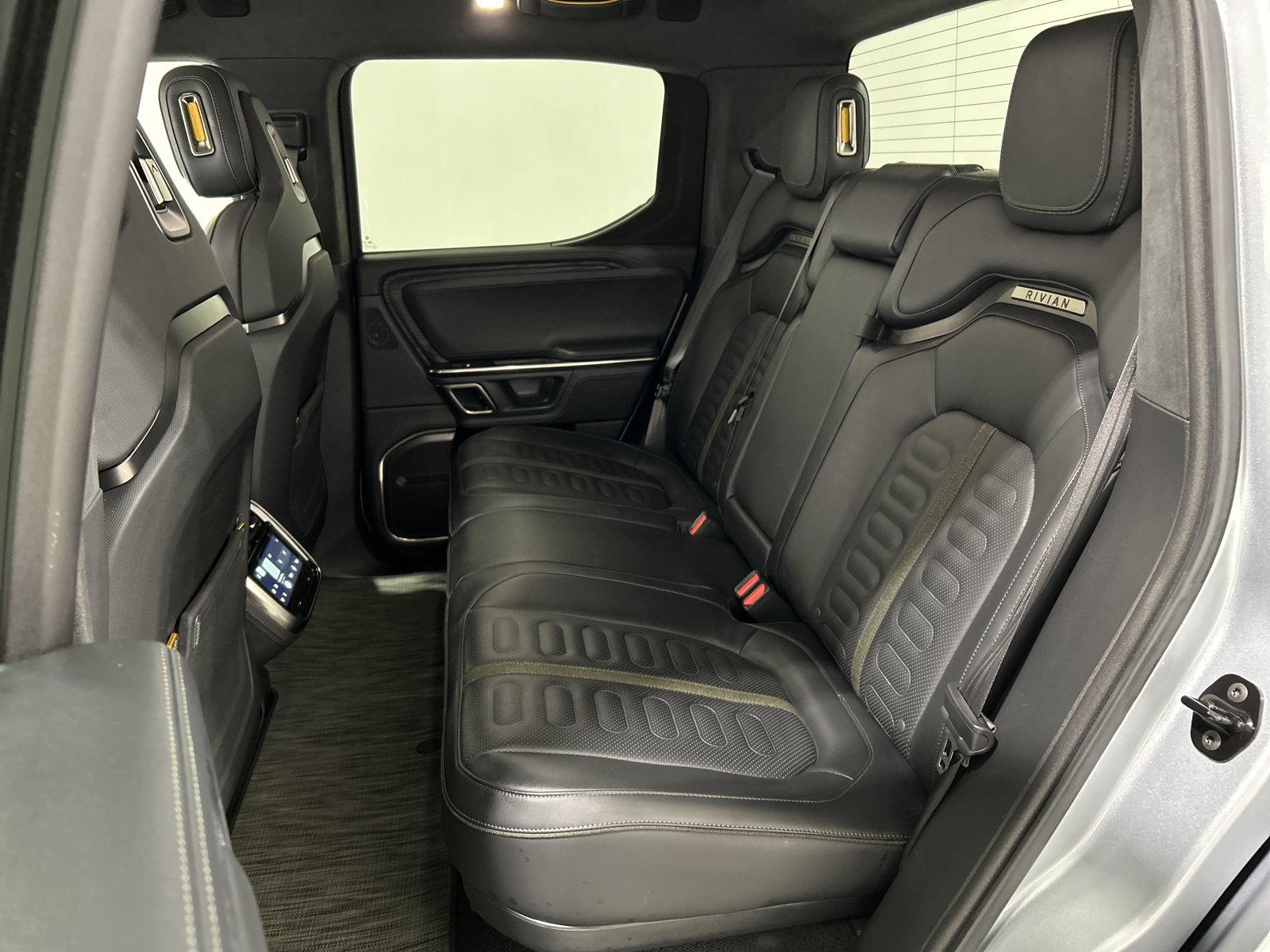 Used 2024 Rivian R1T Adventure AWD/4WD image 21