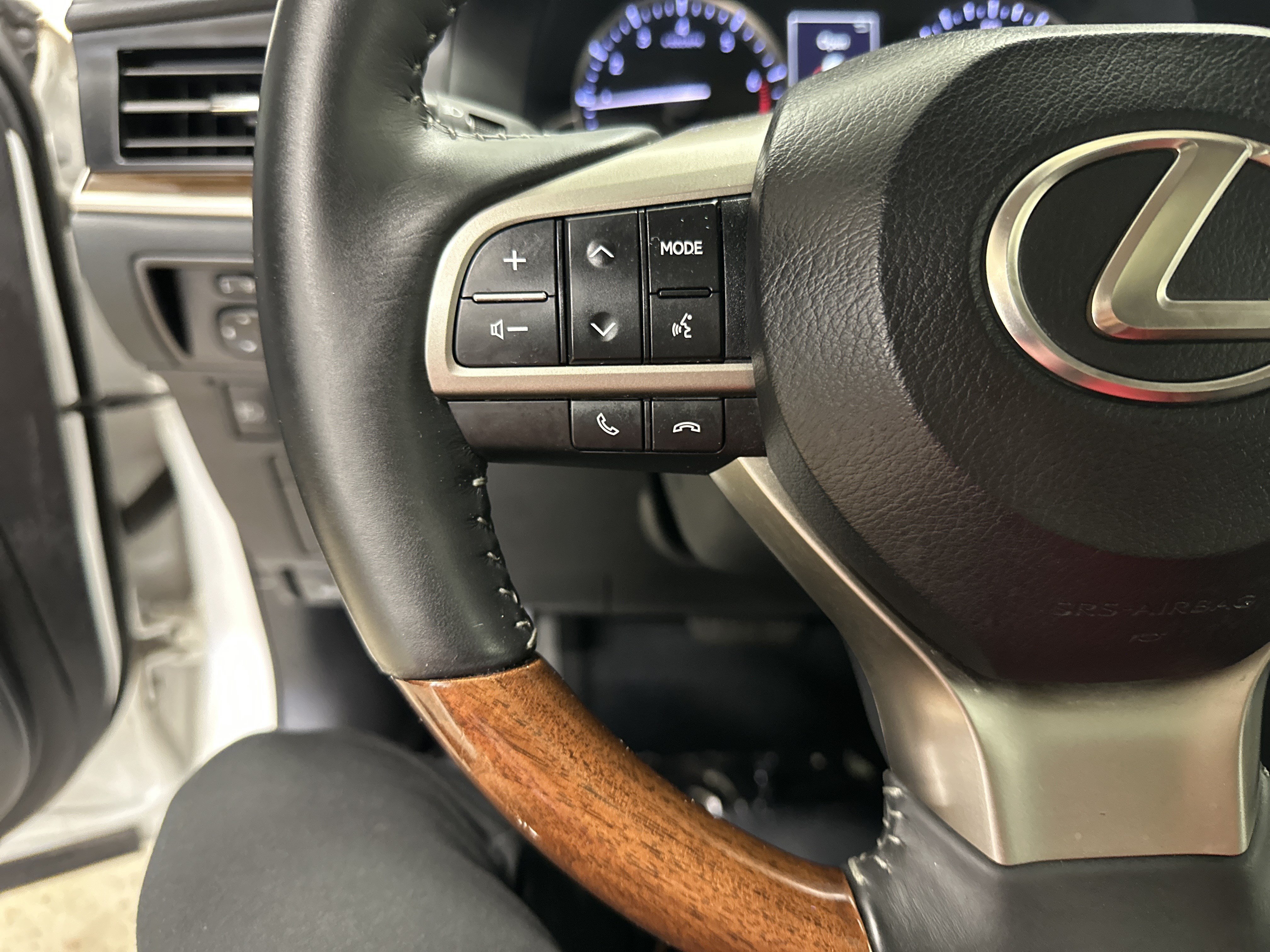 Used 2018 Lexus ES 350 w/ Navigation System Package FWD image 19