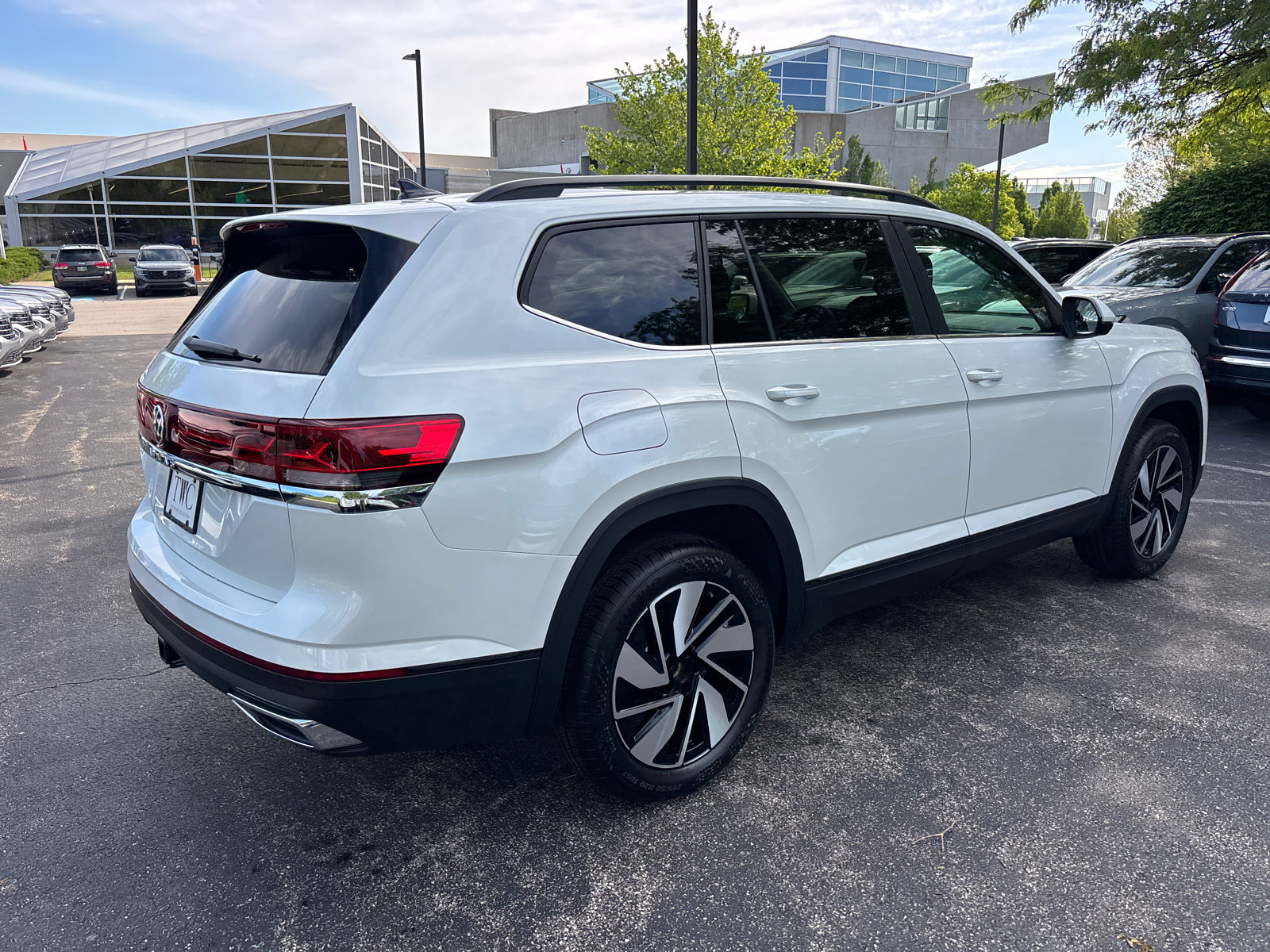 New 2026 Volkswagen Atlas SE FWD image 5