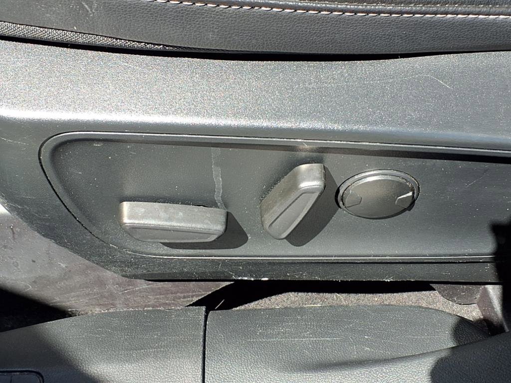 Used 2021 Ford Escape SEL image 12