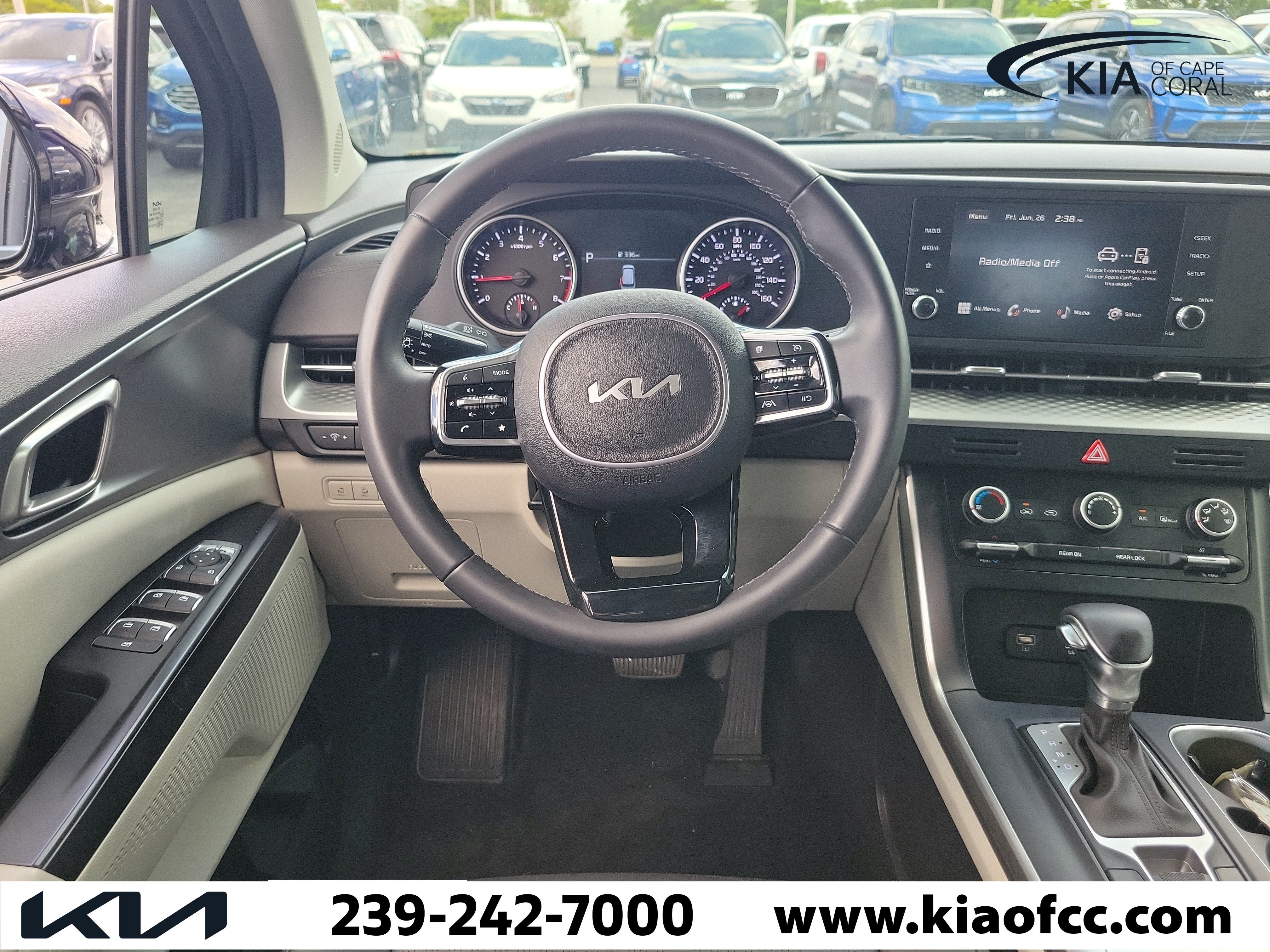 Certified 2023 Kia Carnival LX FWD image 16