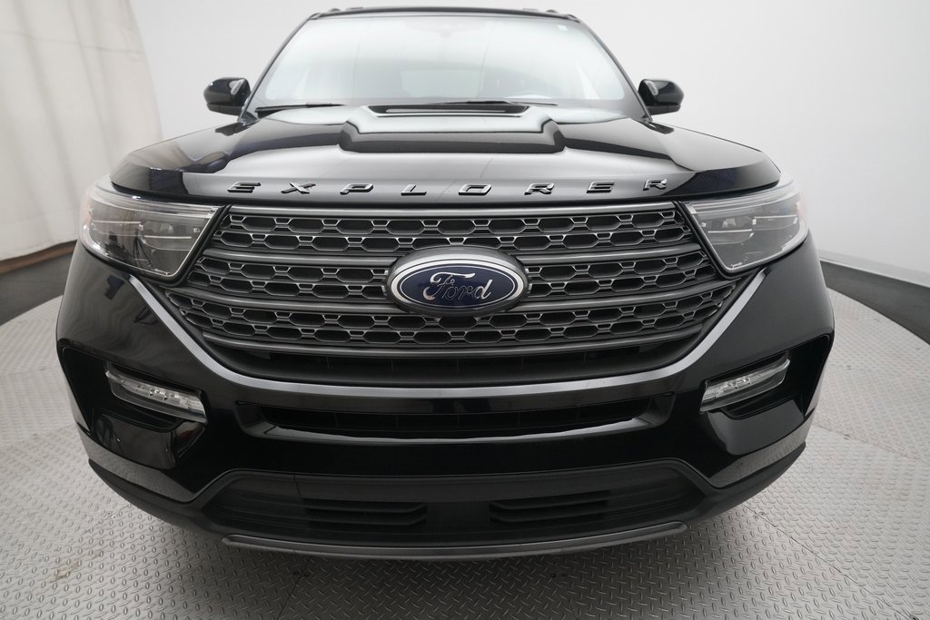 Used 2022 Ford Explorer XLT w/ Equipment Group 202A image 22