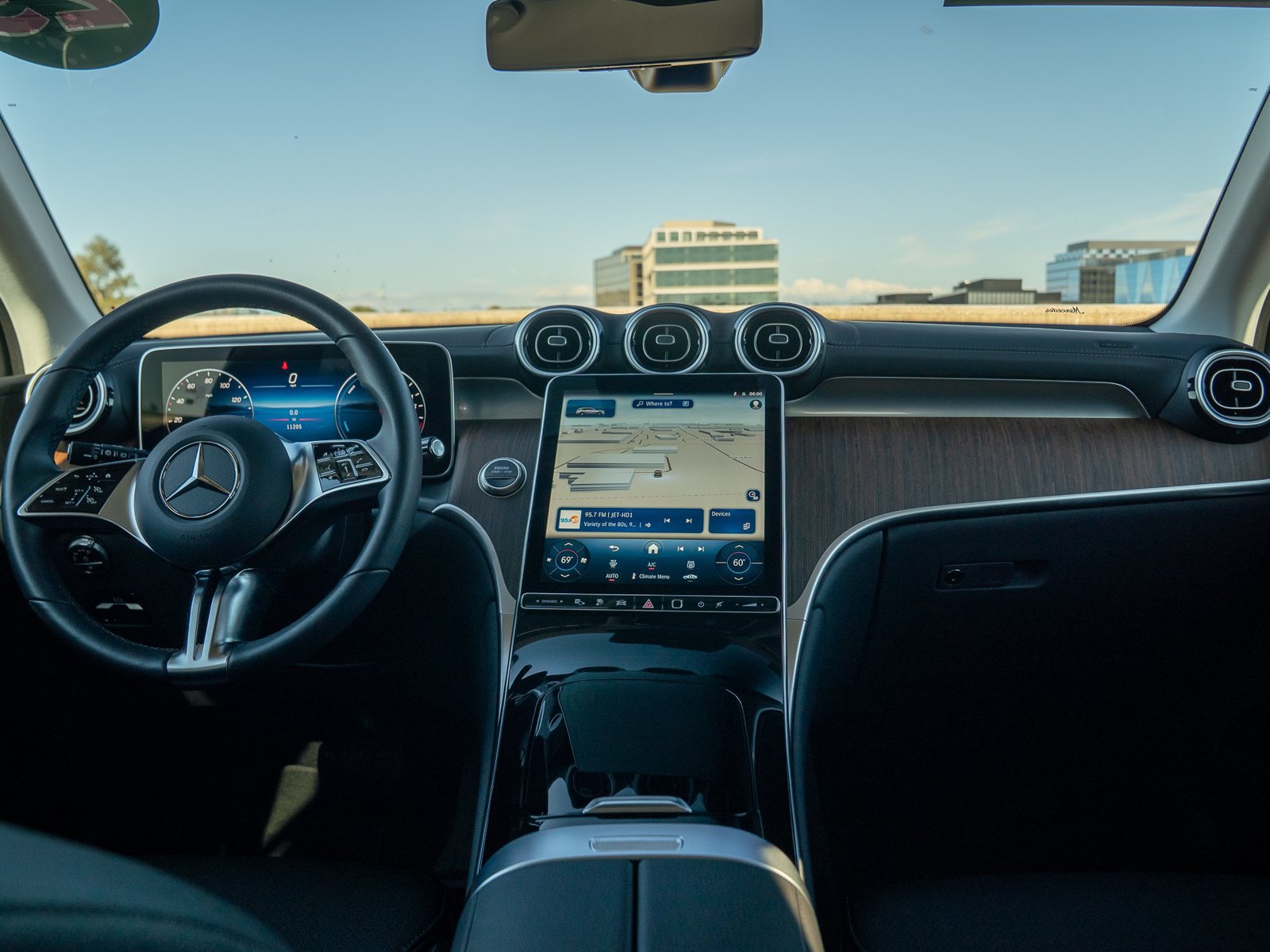 Certified 2025 Mercedes-Benz GLC 350e 4MATIC image 17