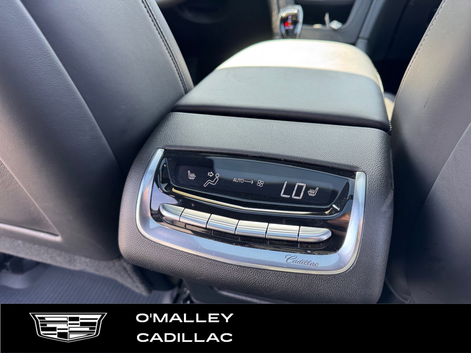 Certified 2025 Cadillac XT6 Sport w/ Platinum Package AWD/4WD image 16