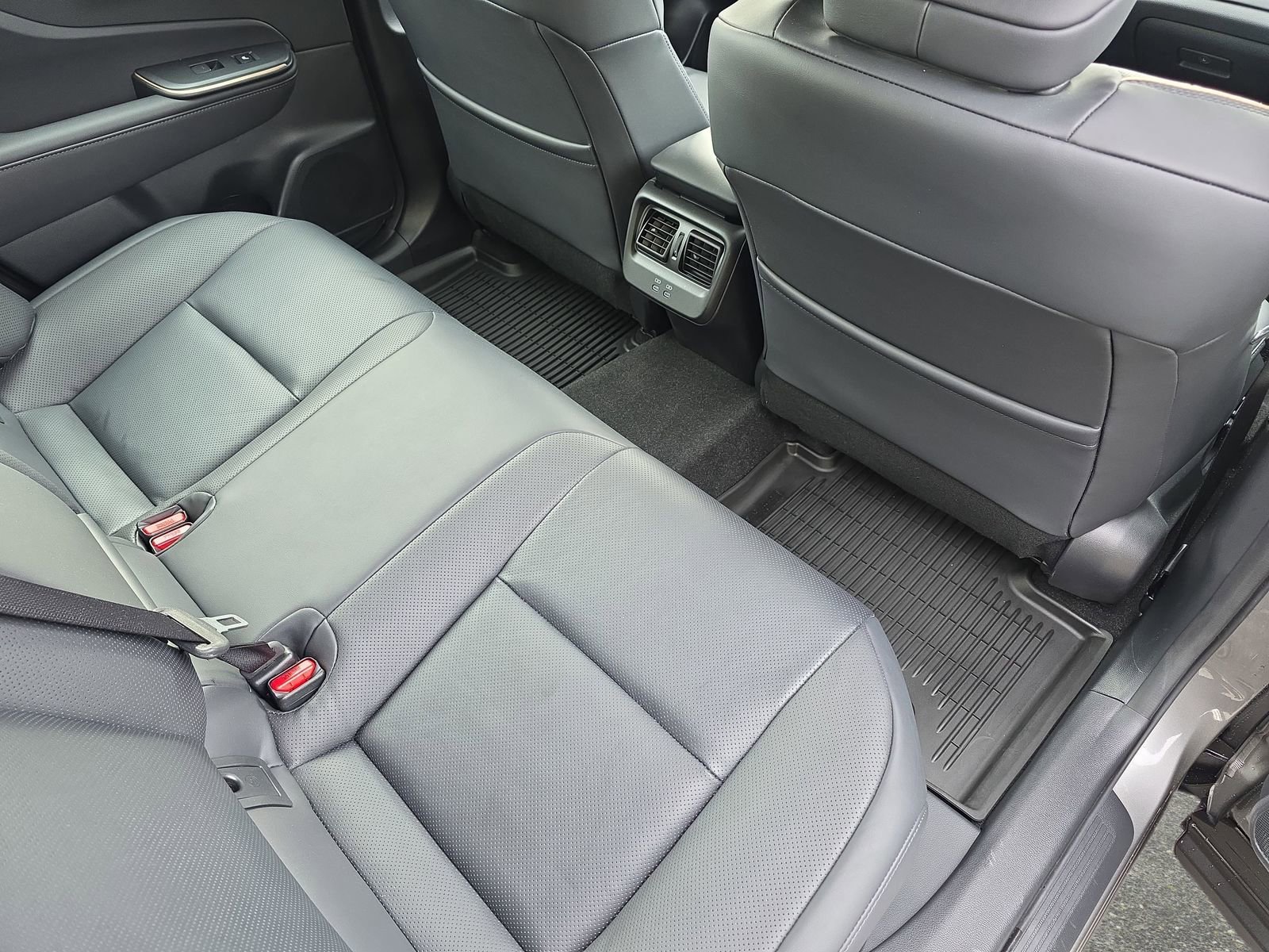 Used 2023 Toyota Crown XLE image 11