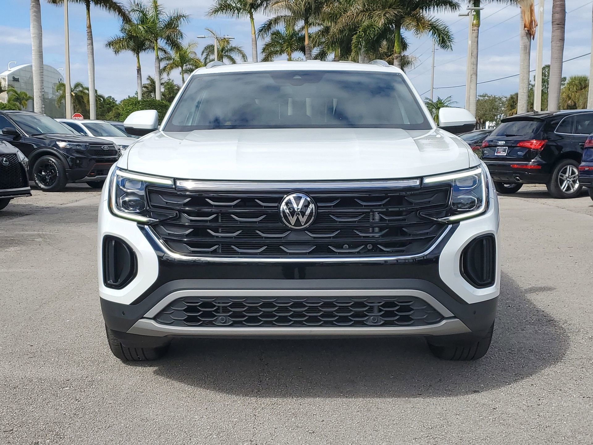 Used 2025 Volkswagen Atlas Cross Sport SE w/ Black Wheel Package image 2