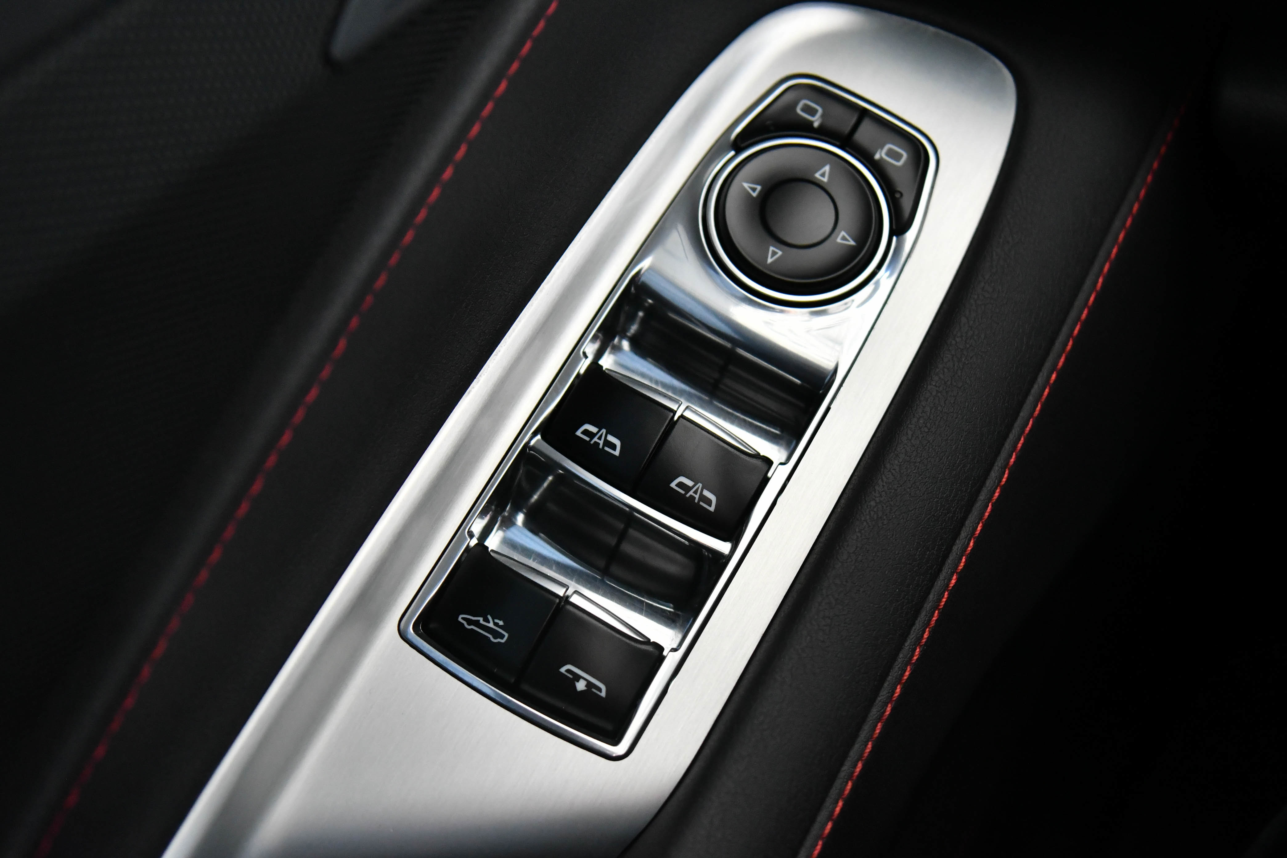 Used 2024 Chevrolet Corvette Stingray Convertible w/ 1LT image 41