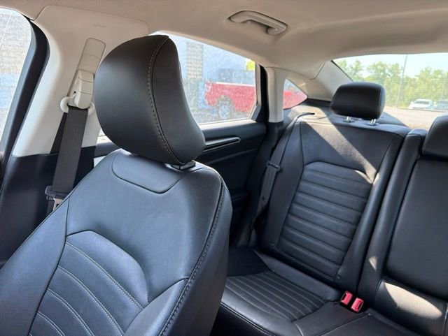 Used 2016 Ford Fusion SE w/ Equipment Group 202A FWD image 40