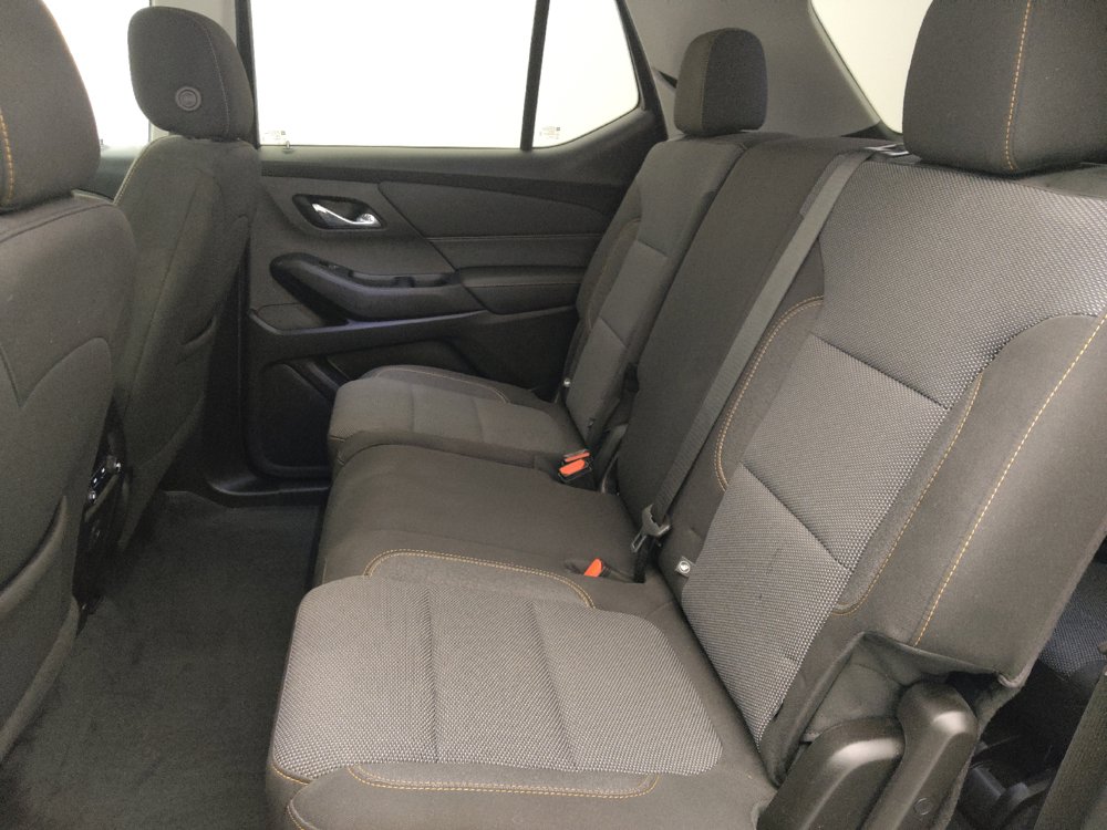 Used 2021 Chevrolet Traverse LS FWD image 18