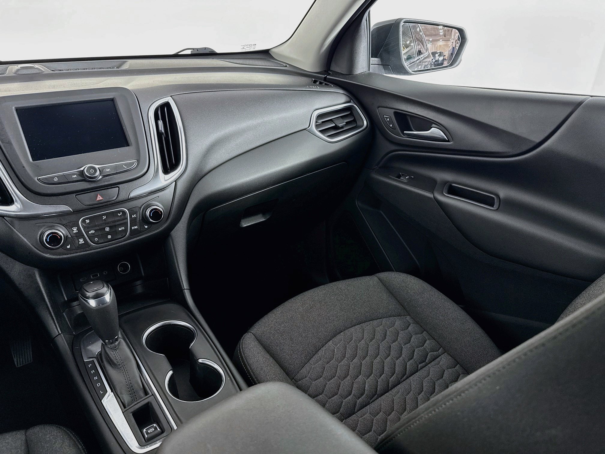 Used 2020 Chevrolet Equinox LT FWD image 21