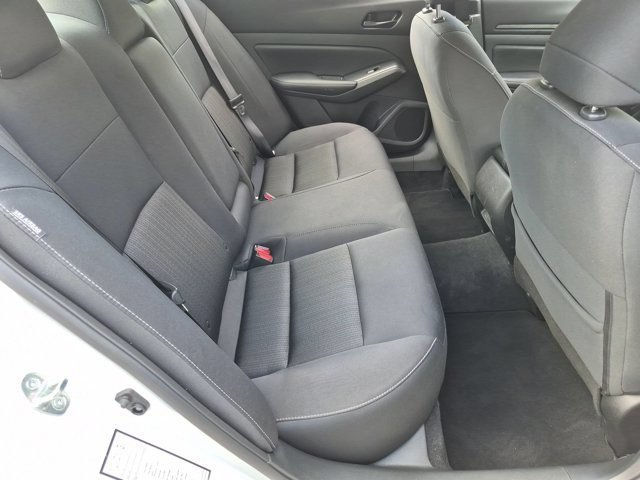 Used 2025 Nissan Altima 2.5 SV FWD image 29