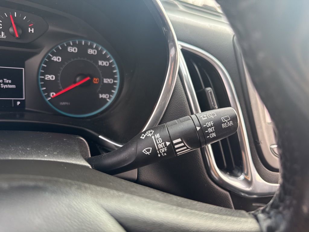 Used 2018 Chevrolet Equinox LT image 14