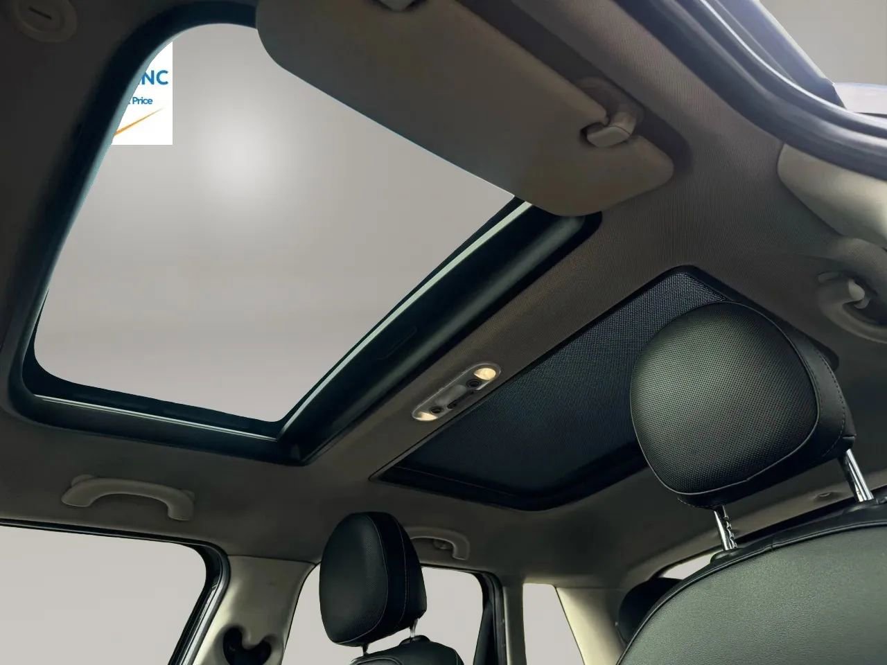 Used 2016 MINI Cooper 4-Door Hardtop w/ Premium Package FWD image 19