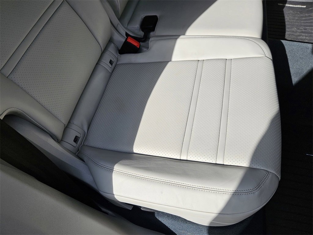 Used 2022 Porsche Cayenne image 35