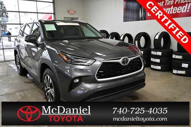 Certified 2023 Toyota Highlander XLE image 3