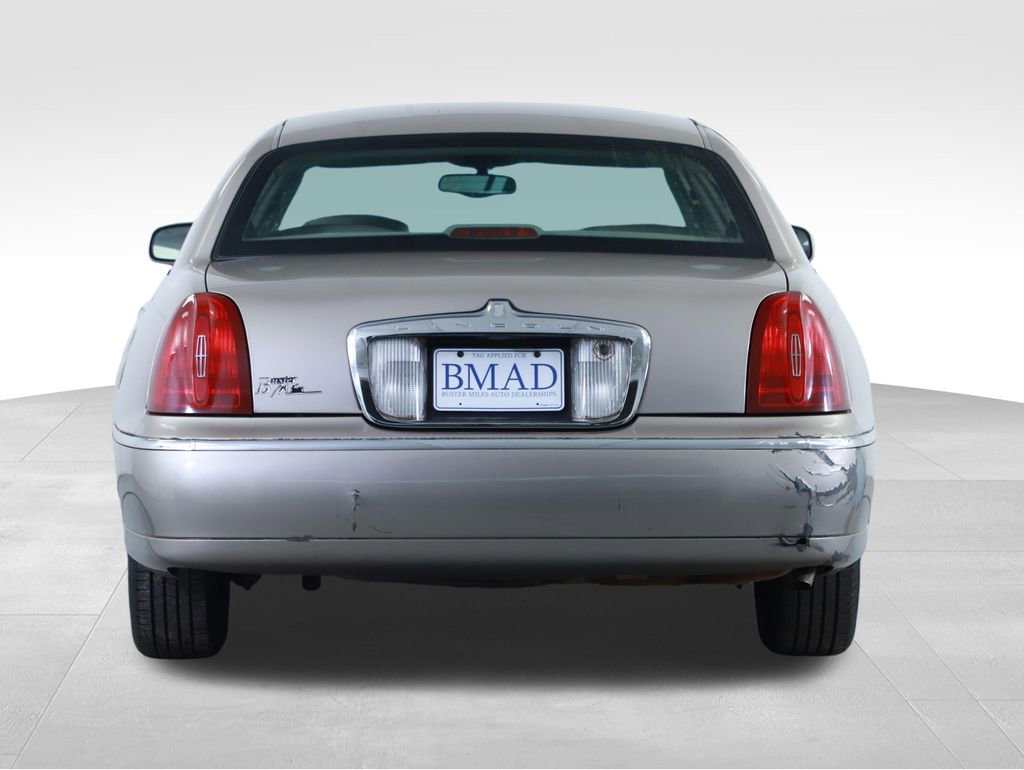Used 2001 Lincoln Town Car Executive image 11