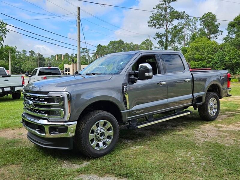 New 2025 Ford F250 Lariat w/ Chrome Package image 3