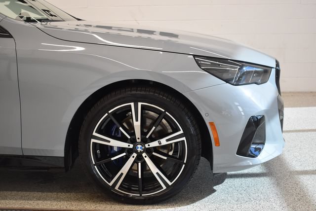 New 2027 BMW 530i xDrive w/ M Sport Package AWD/4WD image 13
