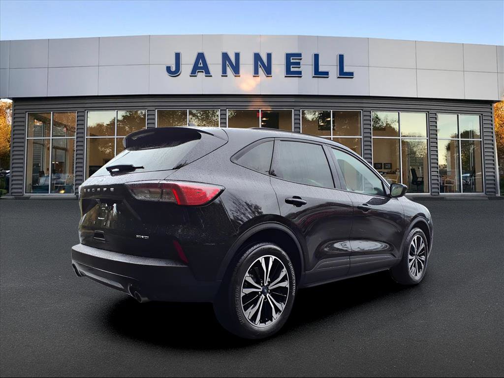 Used 2021 Ford Escape SE w/ SE Sport Appearance Package image 5