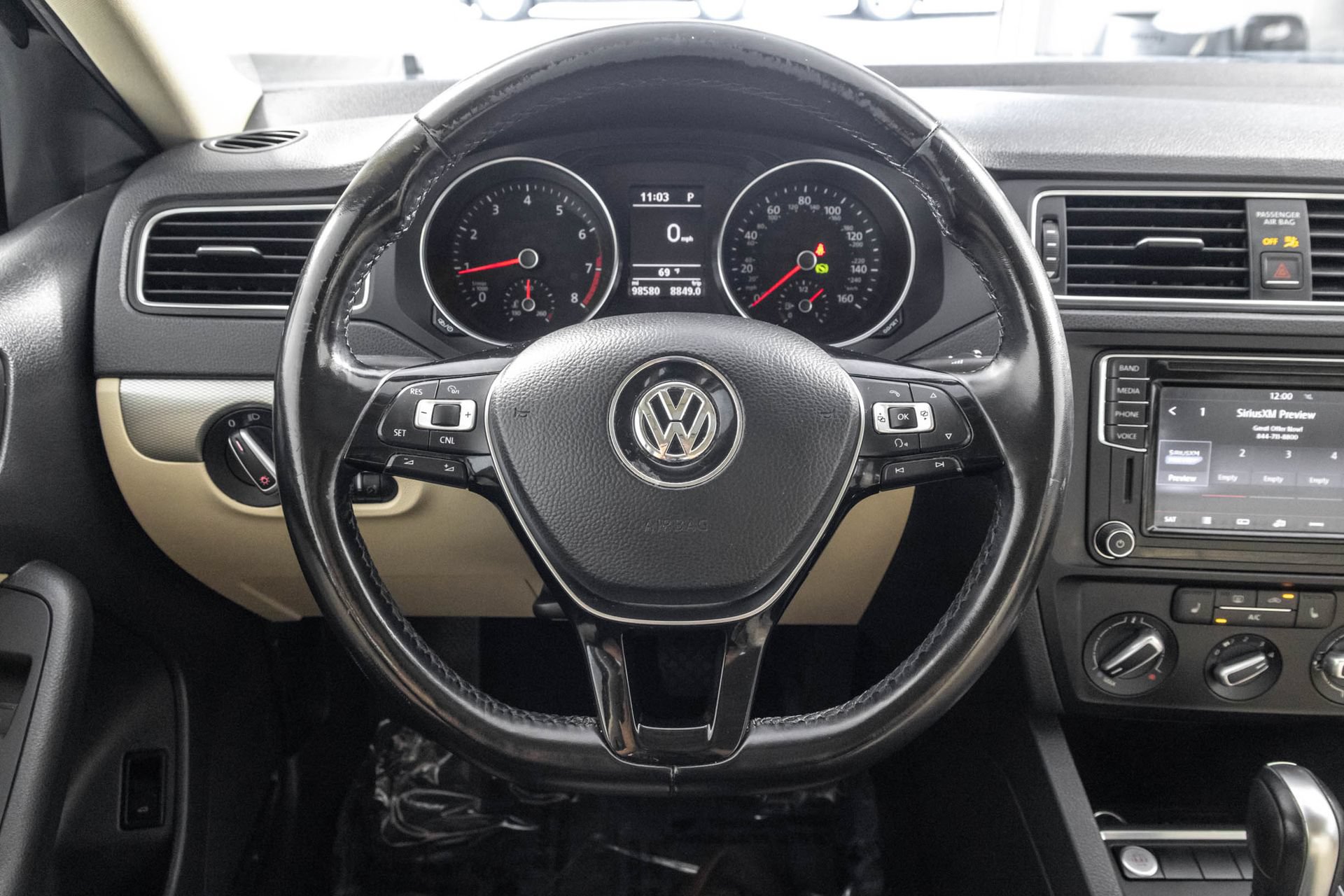 Used 2017 Volkswagen Jetta SE FWD image 27