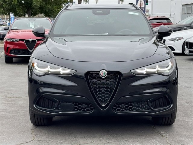 New 2025 Alfa Romeo Stelvio Sprint image 2