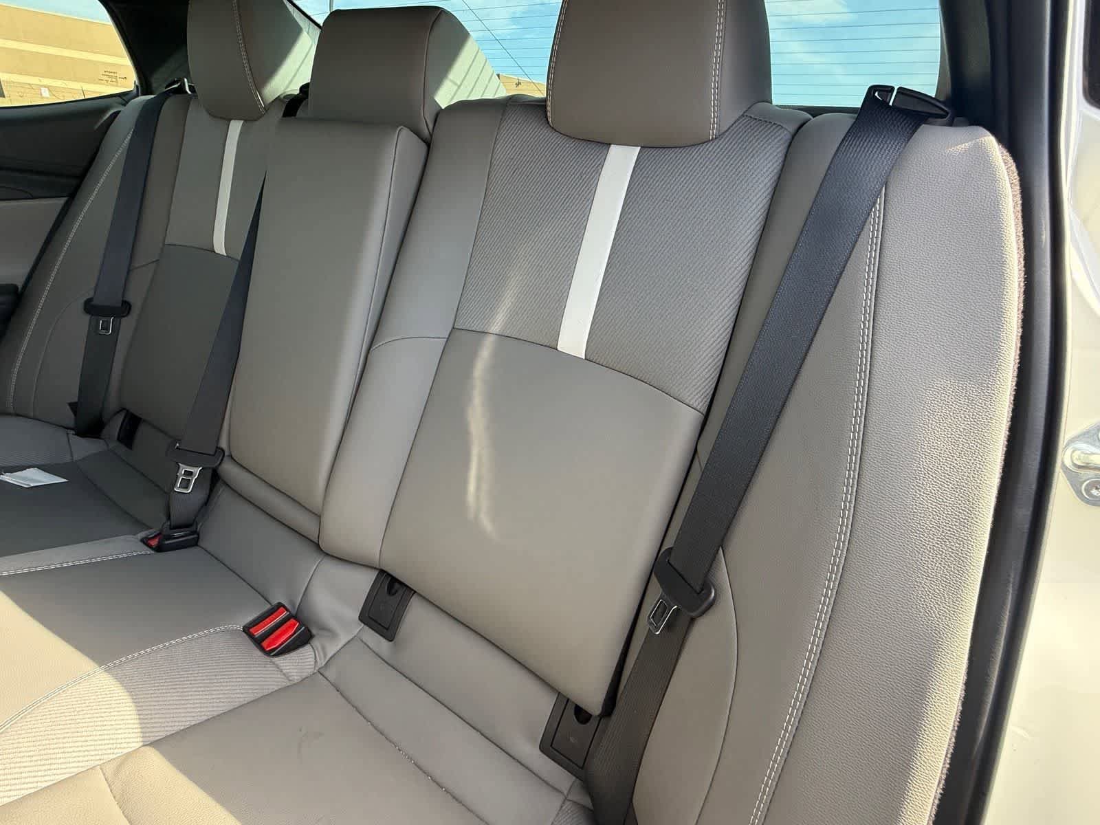 Used 2025 Toyota Camry SE w/ Convenience Package FWD image 11