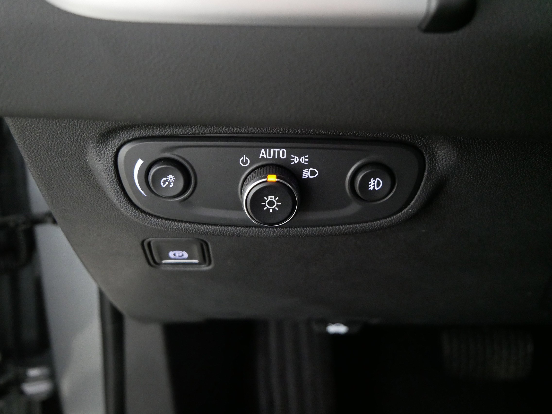 Used 2023 GMC Terrain SLT w/ Elevation Edition image 26