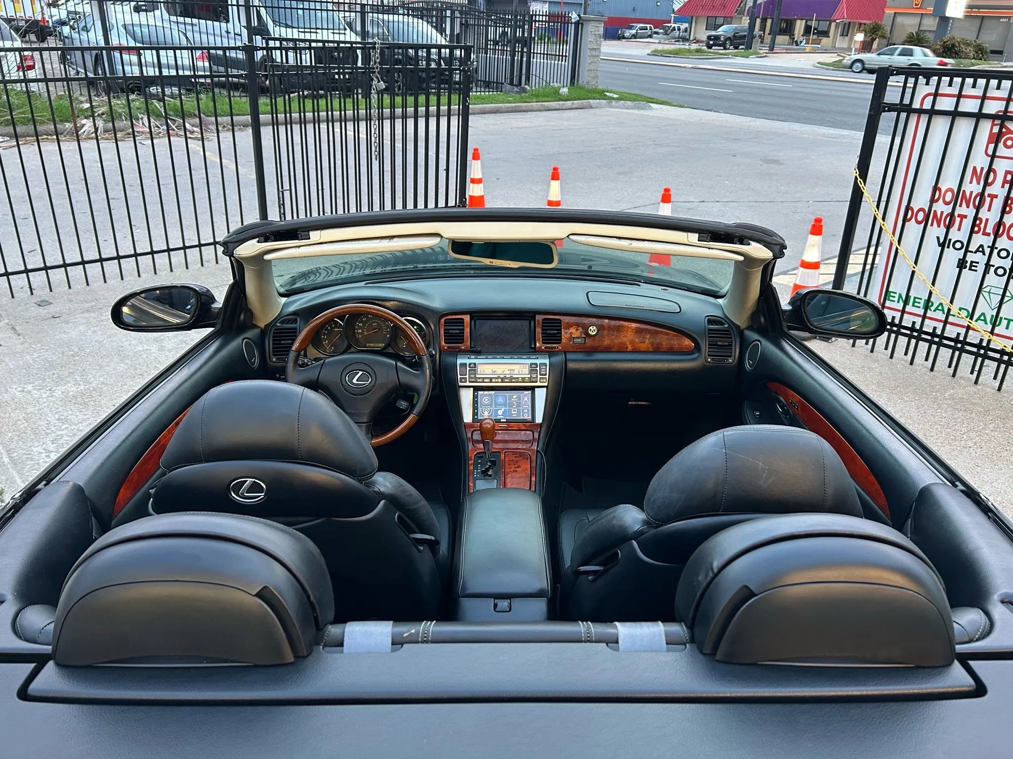 Used 2005 Lexus SC 430 Convertible image 21