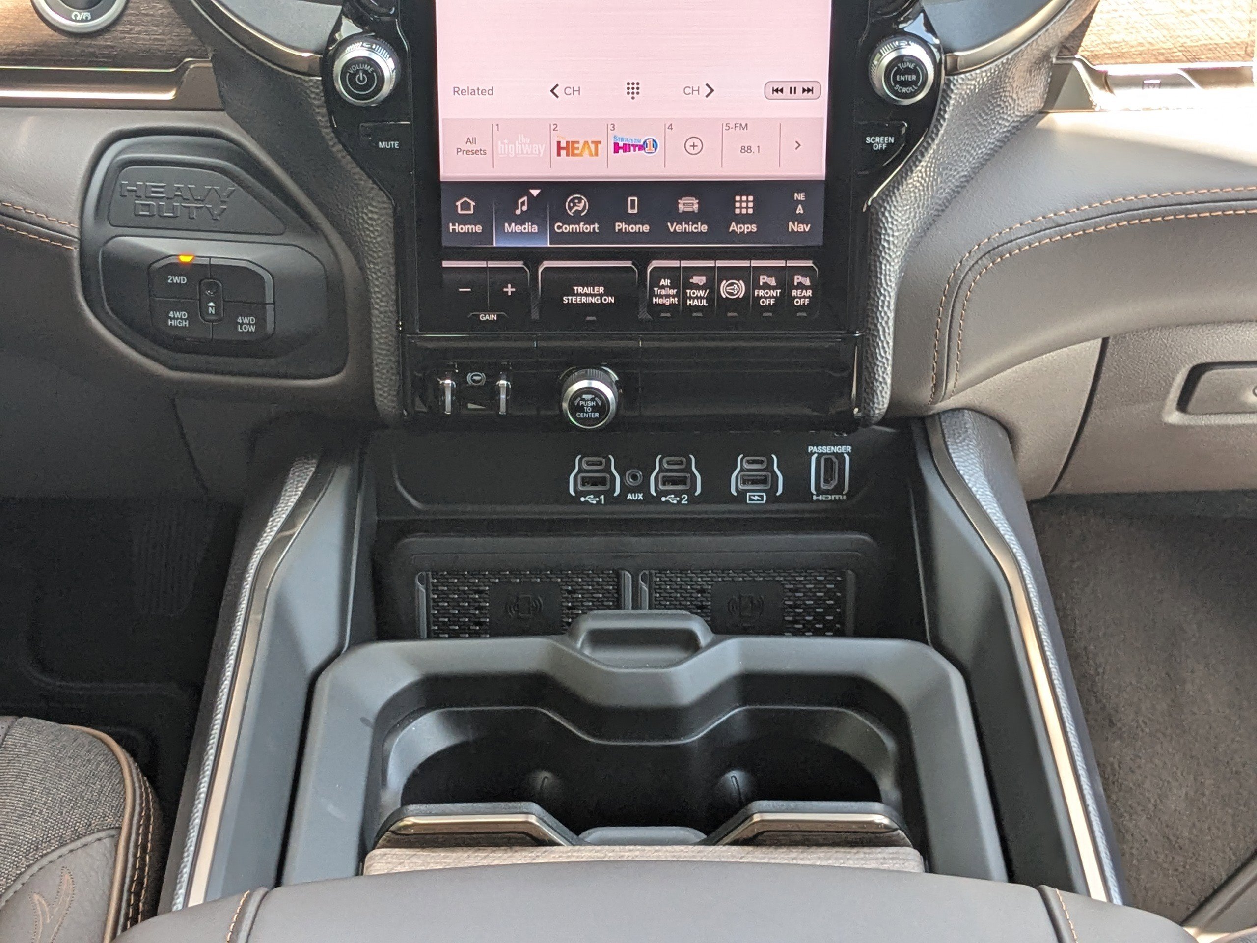 New 2026 RAM 2500 Limited AWD/4WD image 18
