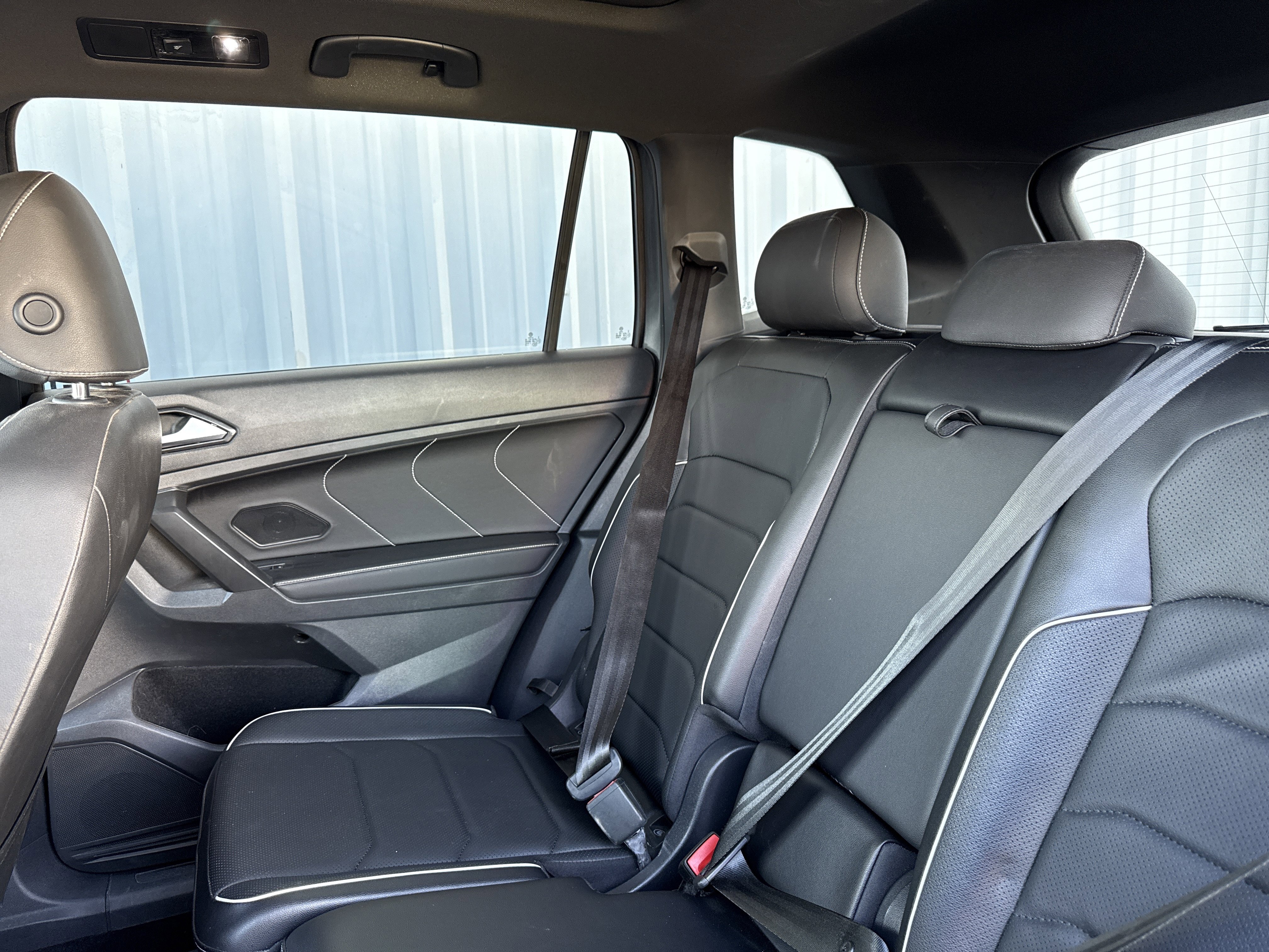 Used 2022 Volkswagen Tiguan SEL R-Line image 23