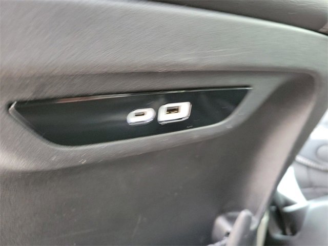 Used 2024 Chrysler Pacifica Touring-L image 17