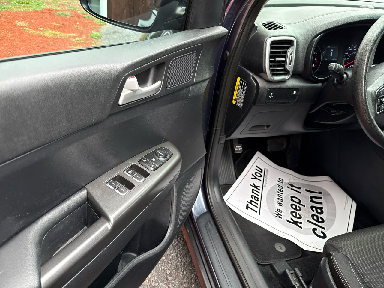 Used 2018 Kia Sportage LX image 10