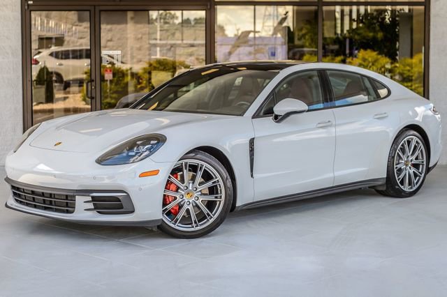 Used 2020 Porsche Panamera image 2