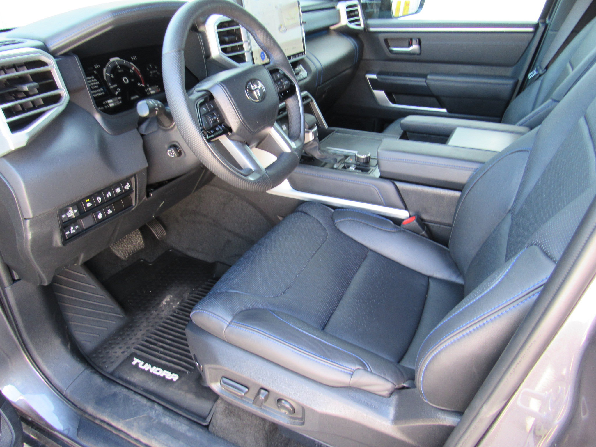 Used 2023 Toyota Tundra Platinum AWD/4WD image 14