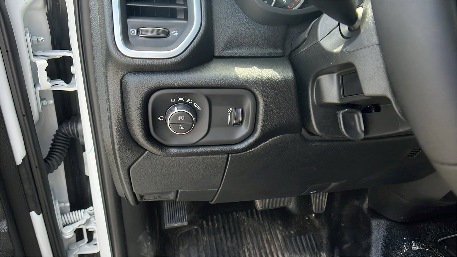 New 2025 RAM 5500 2WD Regular Cab image 19