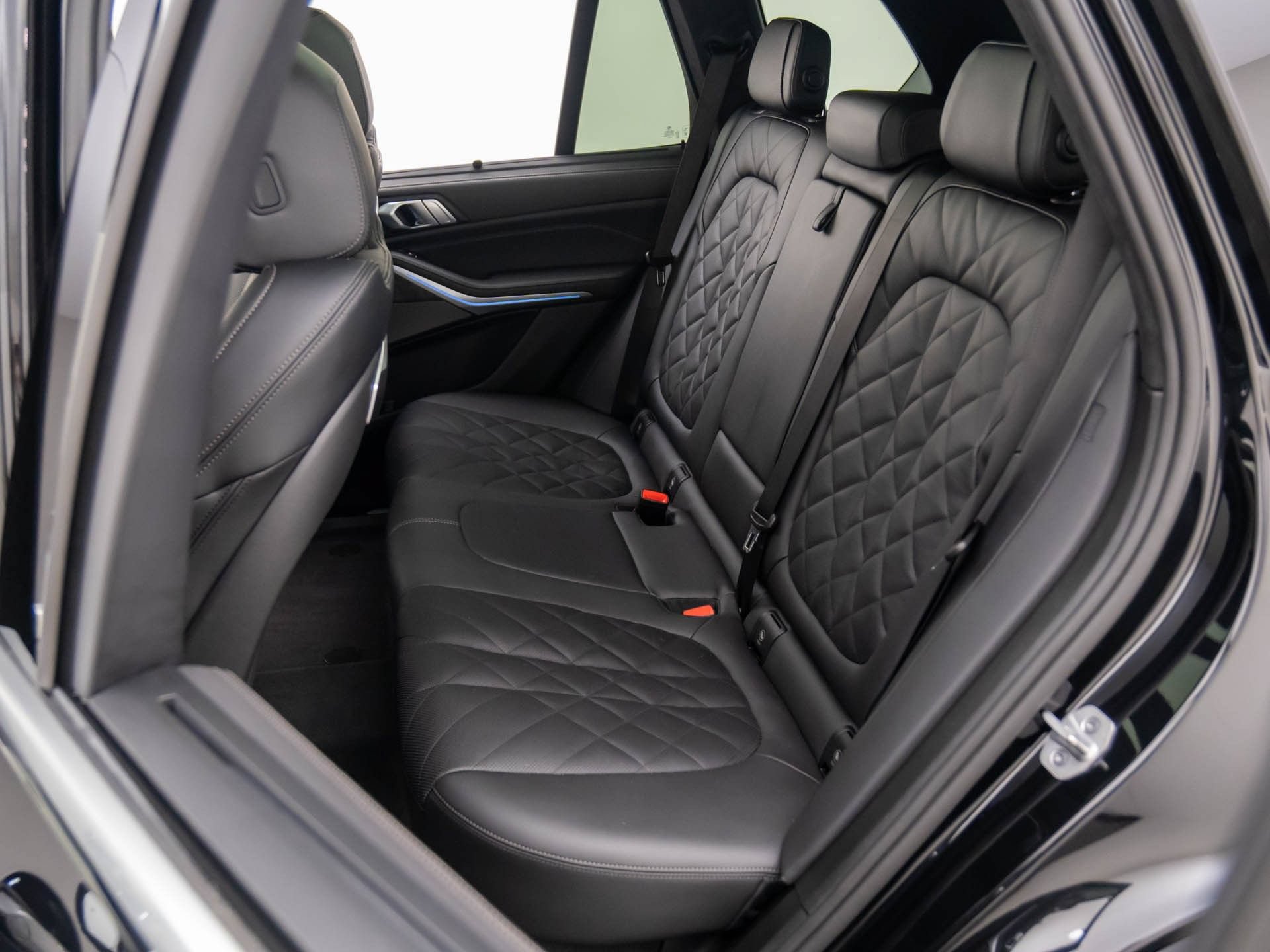 Used 2026 BMW X5 xDrive50e w/ Executive Package AWD/4WD image 16