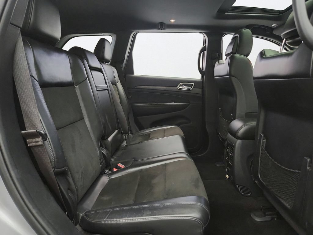 Used 2019 Jeep Grand Cherokee Laredo AWD/4WD image 32