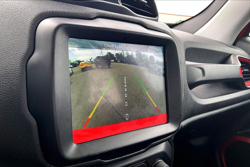 Used 2019 Jeep Renegade Trailhawk w/ UConnect 8.4 Nav Group AWD/4WD image 23
