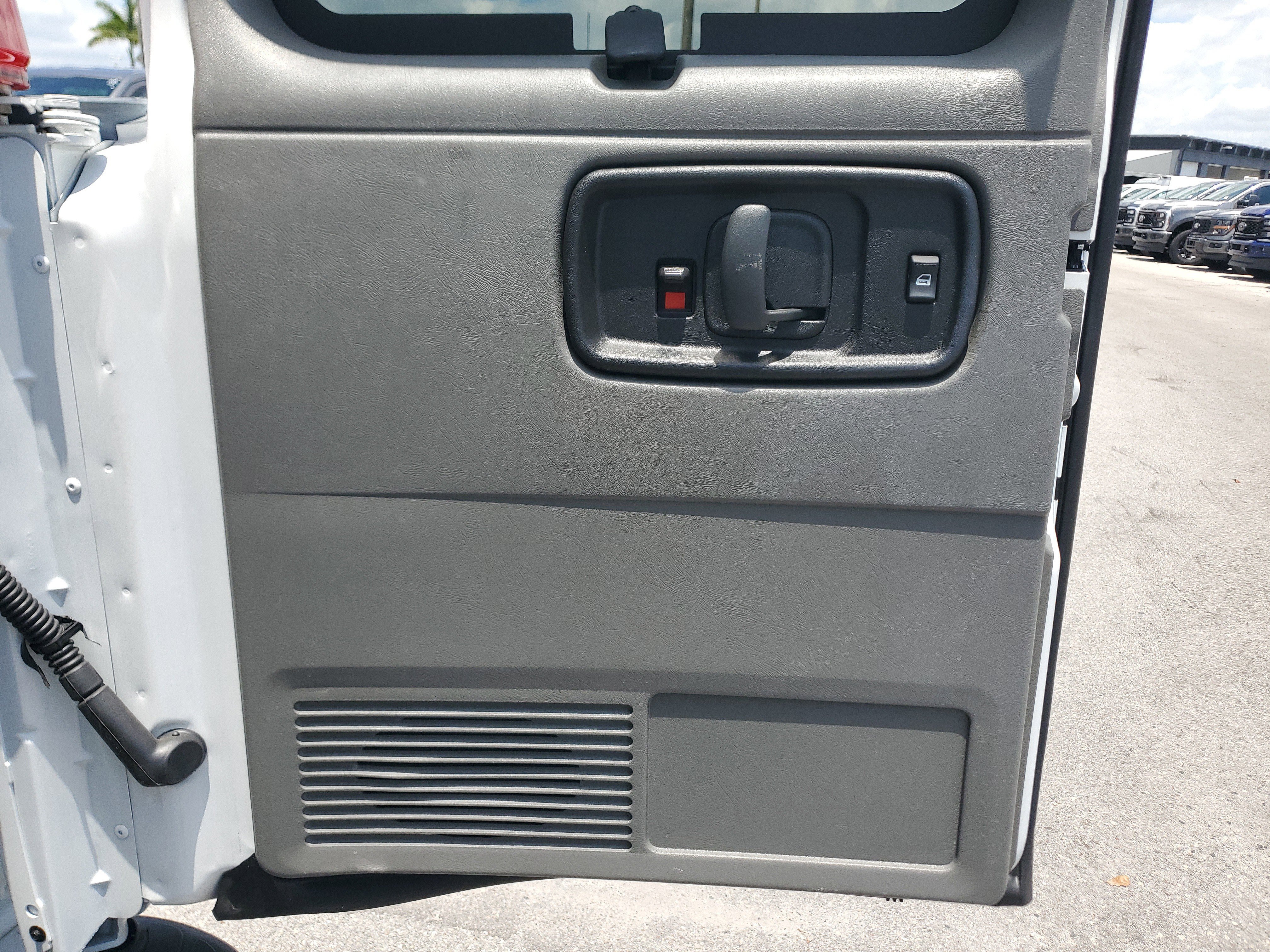 Used 2025 Chevrolet Express 3500 LT w/ LT Preferred Equipment Group RWD image 15