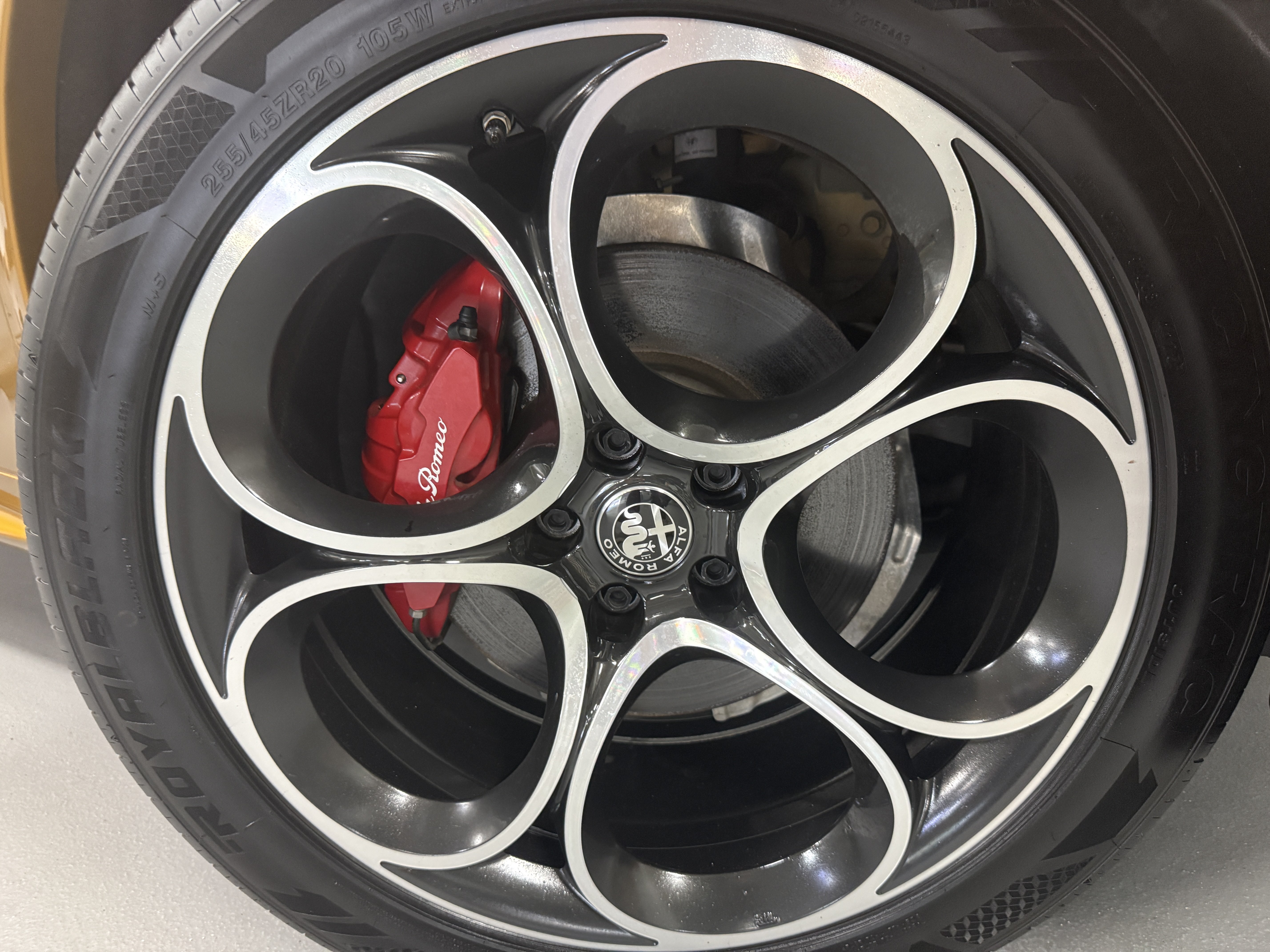 Certified 2023 Alfa Romeo Stelvio Veloce AWD/4WD image 29