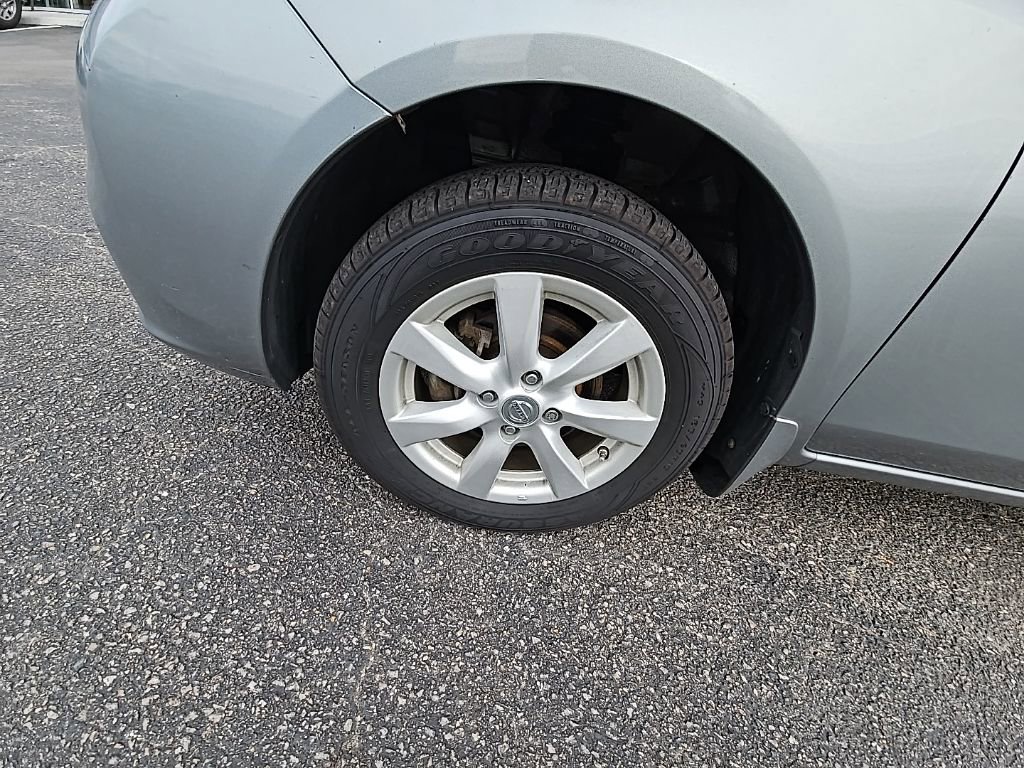 Used 2014 Nissan Versa SV w/ Convenience Package image 18