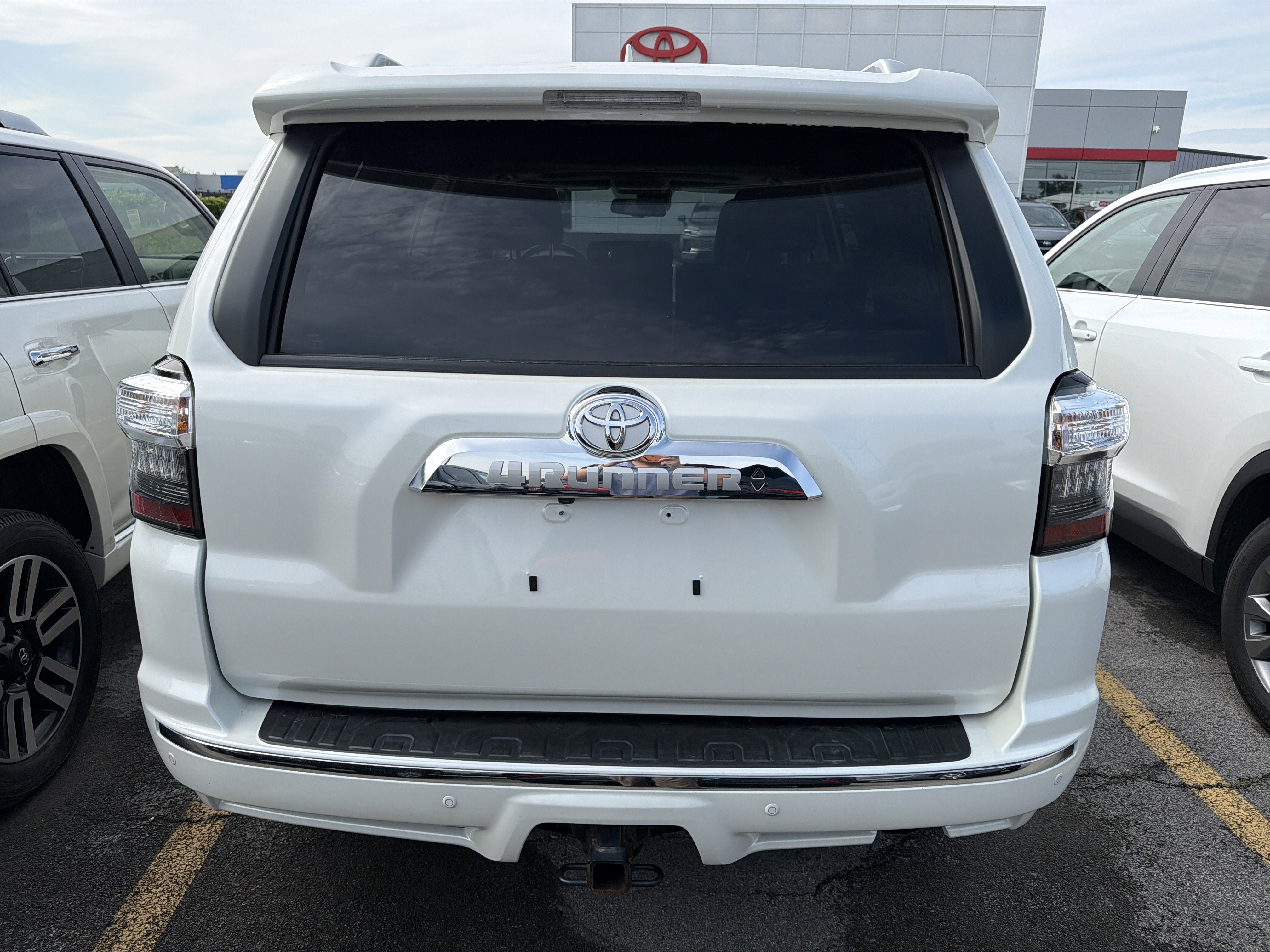 Used 2023 Toyota 4Runner Limited AWD/4WD image 6