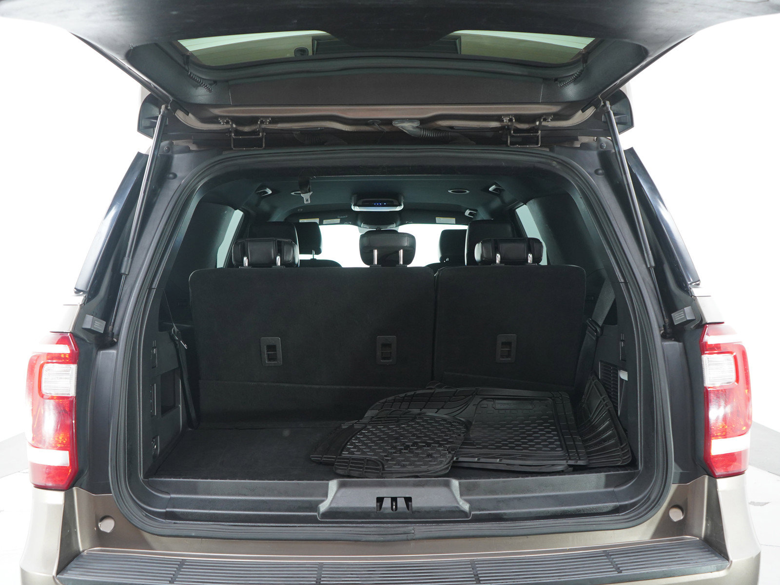 Used 2019 Ford Expedition XLT w/ Equipment Group 201A image 18