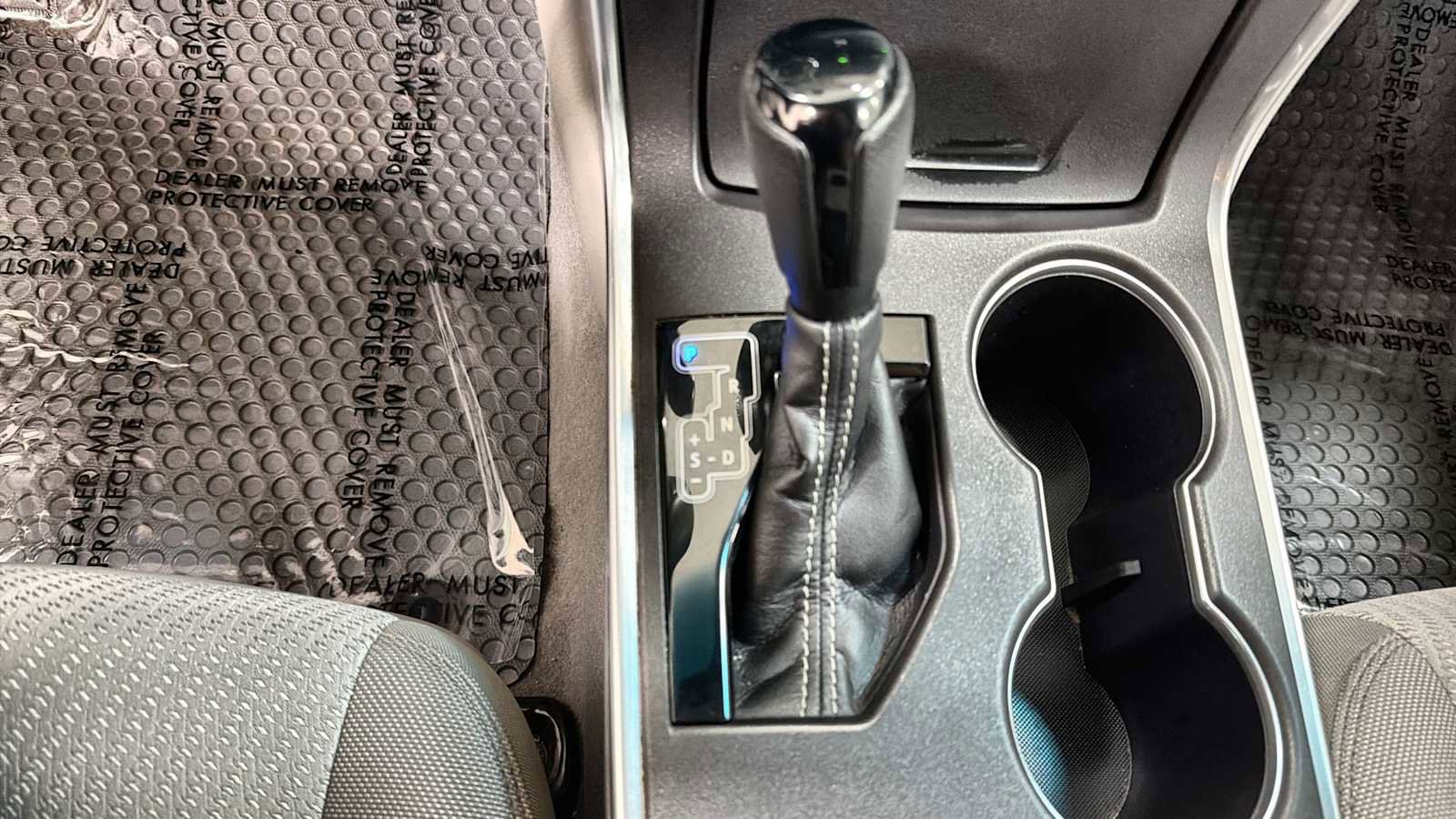 Used 2015 Toyota Camry LE image 21