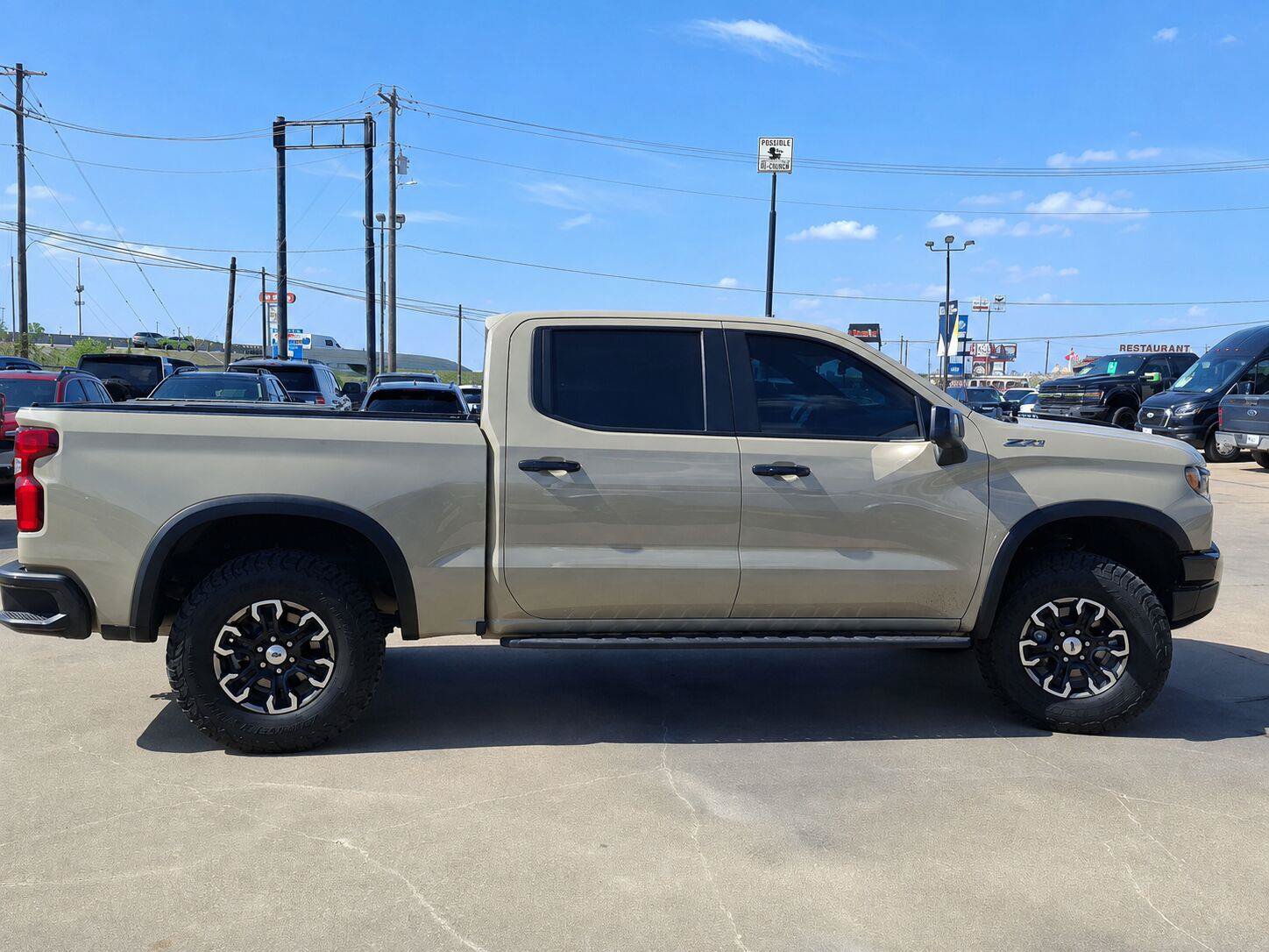 Used 2022 Chevrolet Silverado 1500 ZR2 w/ Technology Package AWD/4WD image 8