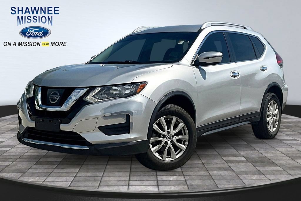 Used 2017 Nissan Rogue SV AWD/4WD image 1