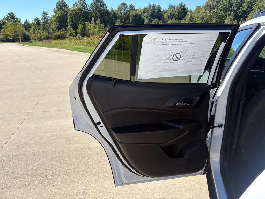 New 2026 Chevrolet Trax RS w/ Sunroof Package FWD image 38