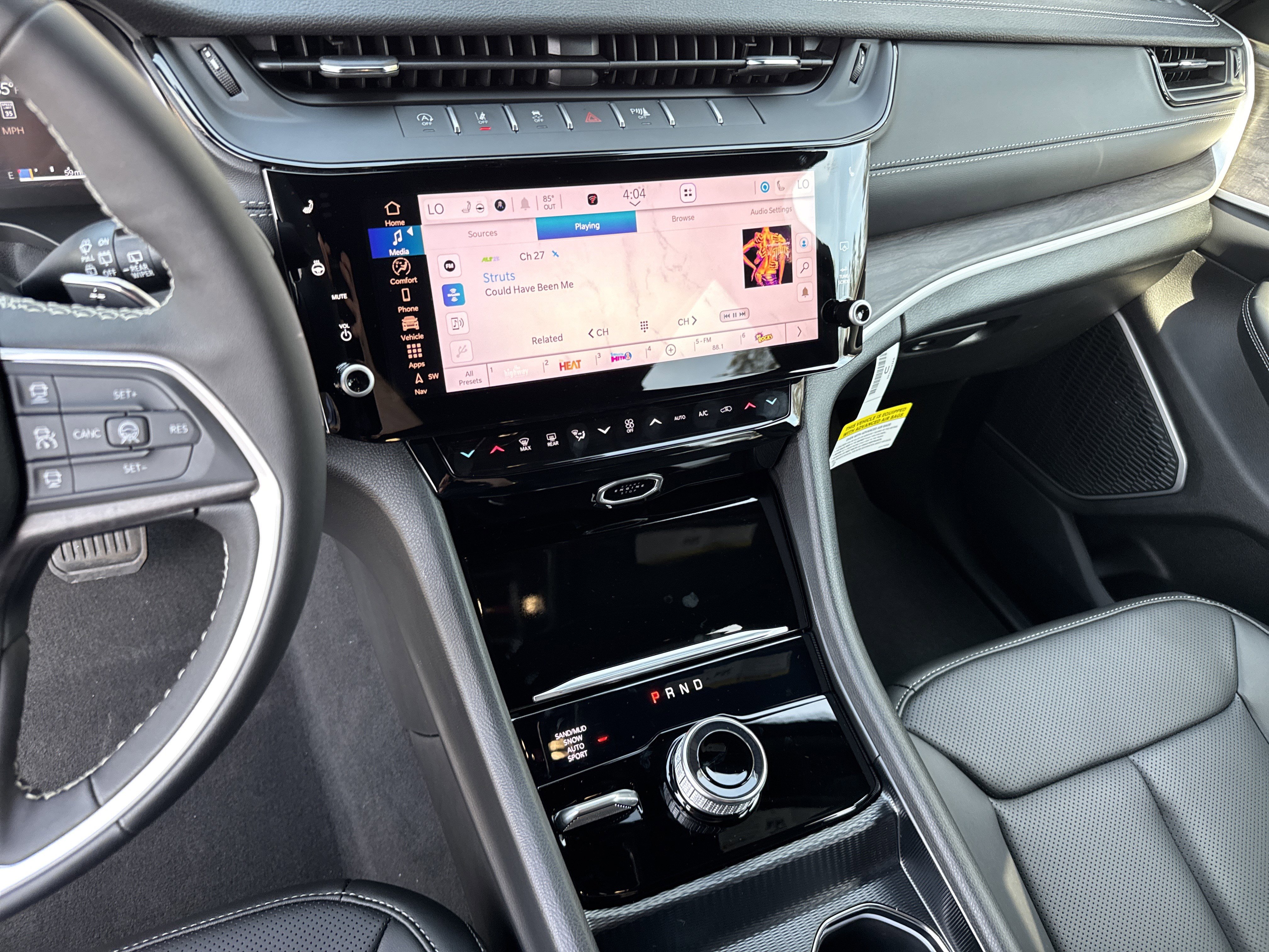 New 2026 Jeep Grand Cherokee Limited w/ Luxury Tech Group II image 34