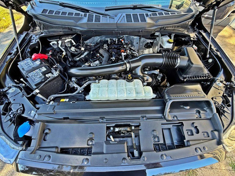 Used 2025 Ford F150 Lariat AWD/4WD image 11