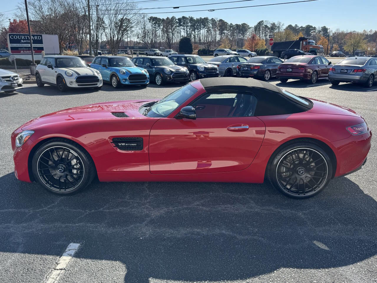 Used 2018 Mercedes-Benz AMG GT Roadster image 3